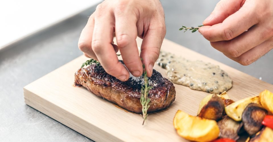 grilled-t-bone-steak-PKRXHAJ-1.jpg